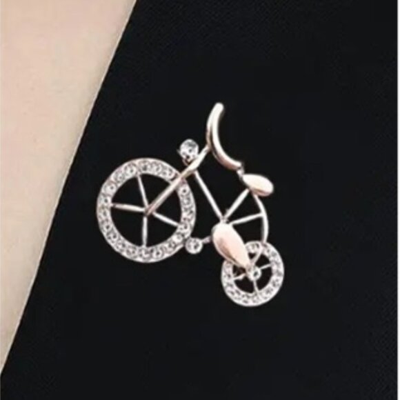 Vintage Bicycle Brooch - Gold with Crystal Highlights - Picture 2 of 3
